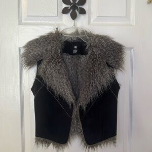 JDS Faux Fur Trimmed and Lined Black Suede Vest Front Hook Closure Size Small